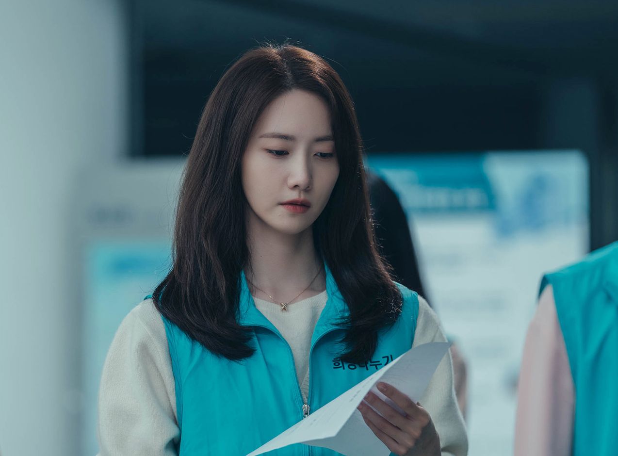 Mẫu tóc đơn giản, dễ chăm sóc mà đầy trẻ trung của YooNa trong phim bom tấn 