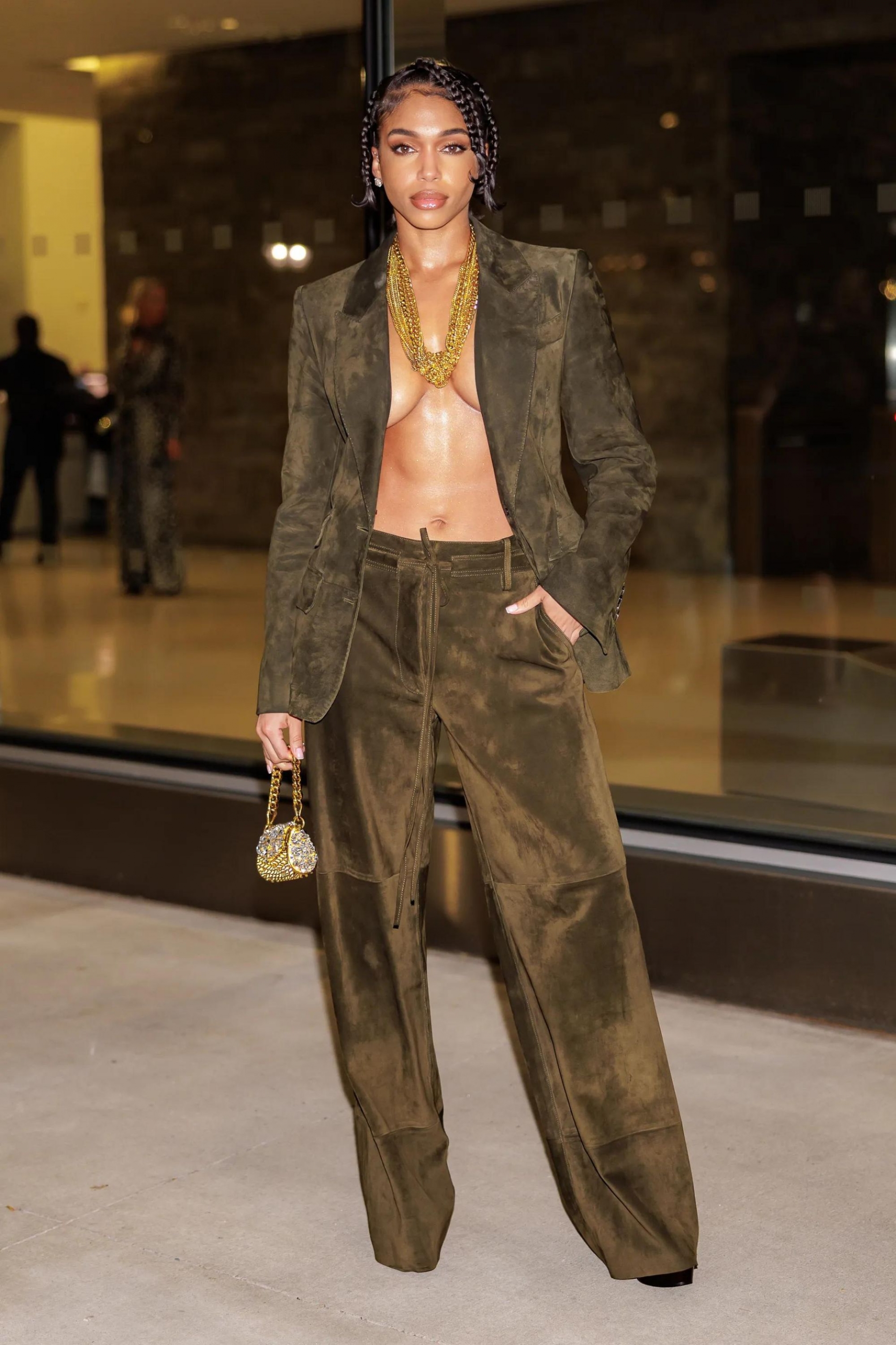 Sao Hollywood lăng xê diện suit không nội y - Ảnh 4