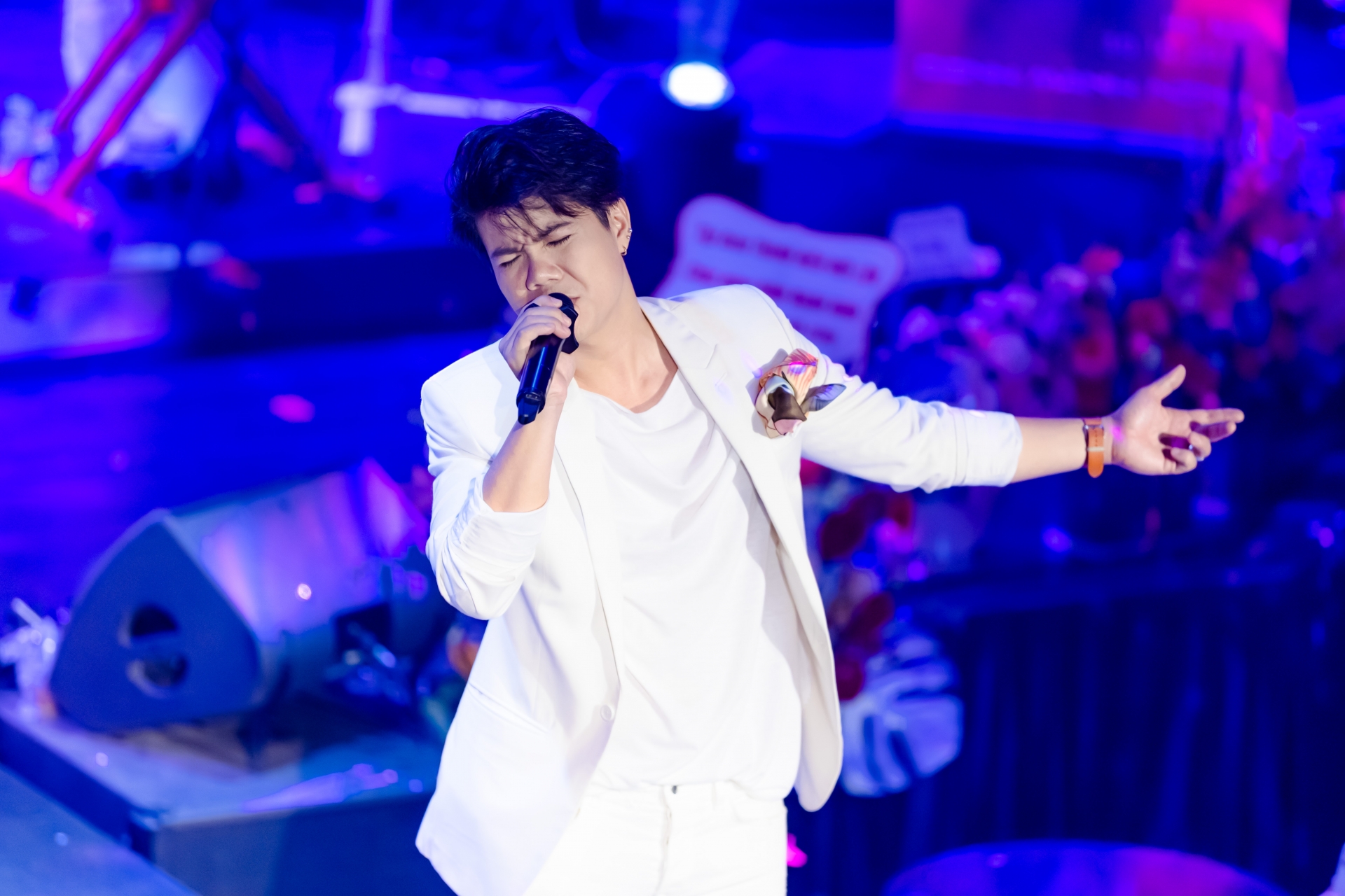Đinh Mạnh Ninh ra mắt album Make it together - Ảnh 3