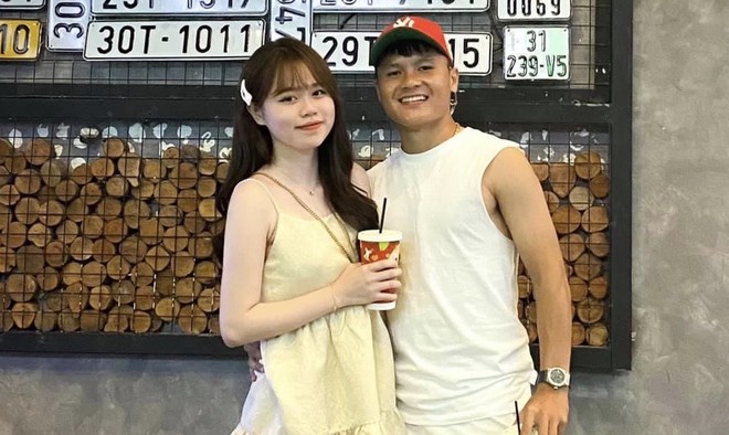 Rộ nghi vấn Quang Hải tái hợp Huỳnh Anh khi theo dõi Instagram của tình cũ