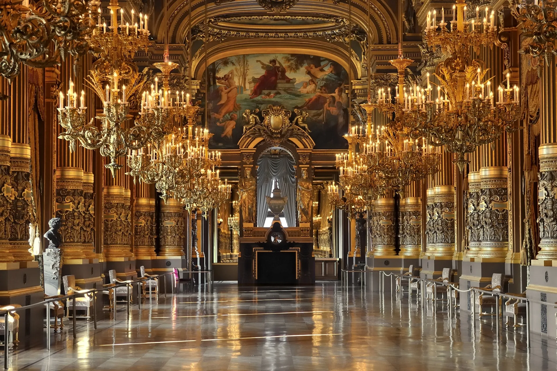 Xem “Emily in Paris” nhớ “note” lại những địa điểm này để hết dịch còn vi vu - Ảnh 2