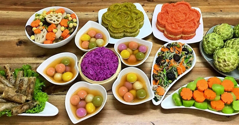 Cách chuẩn bị mâm cỗ cúng Rằm tháng 7 đầy đủ và dễ làm