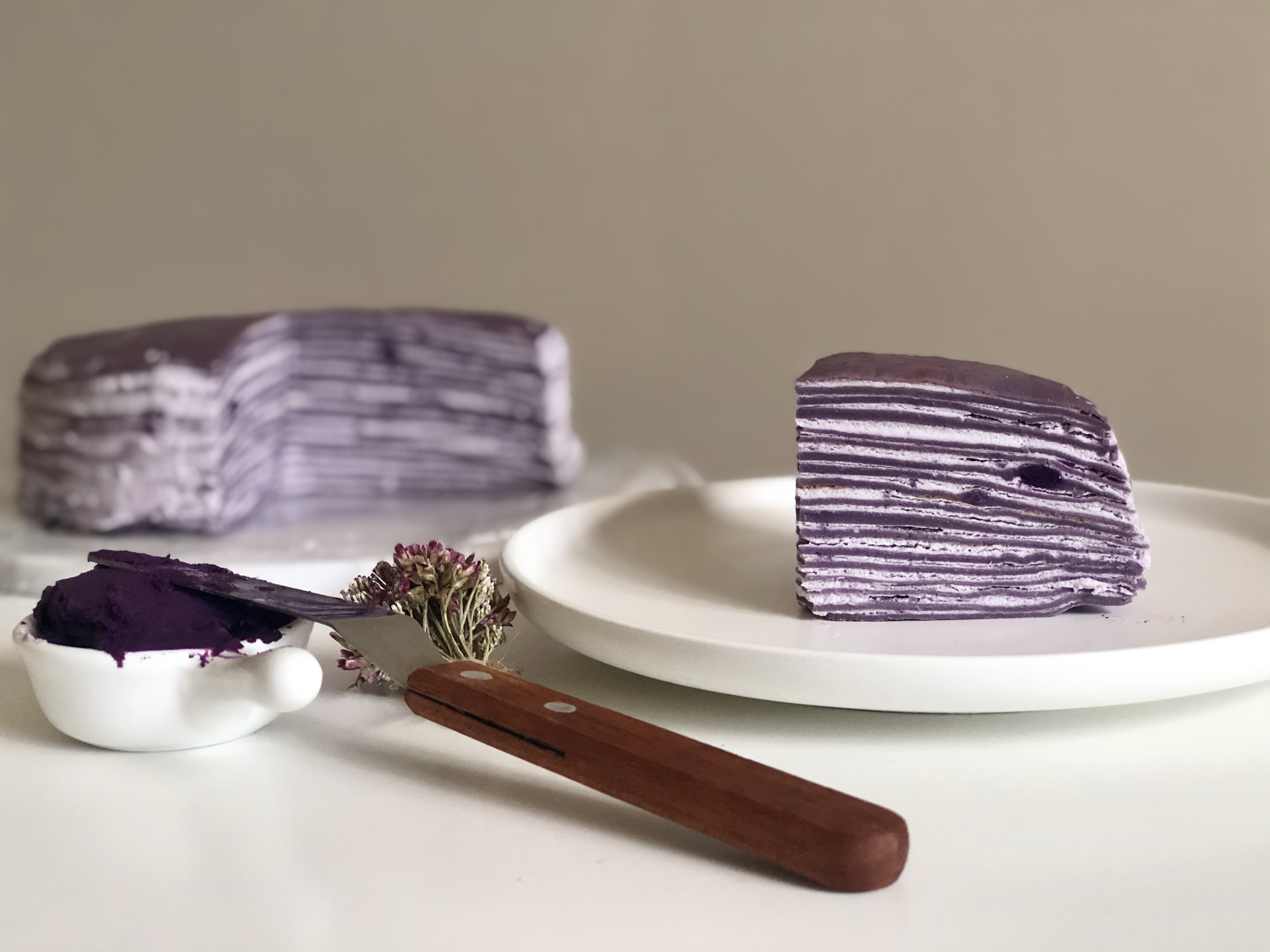 Cách làm bánh crepe ngàn lớp khoai lang tím thơm ngon và đơn giản