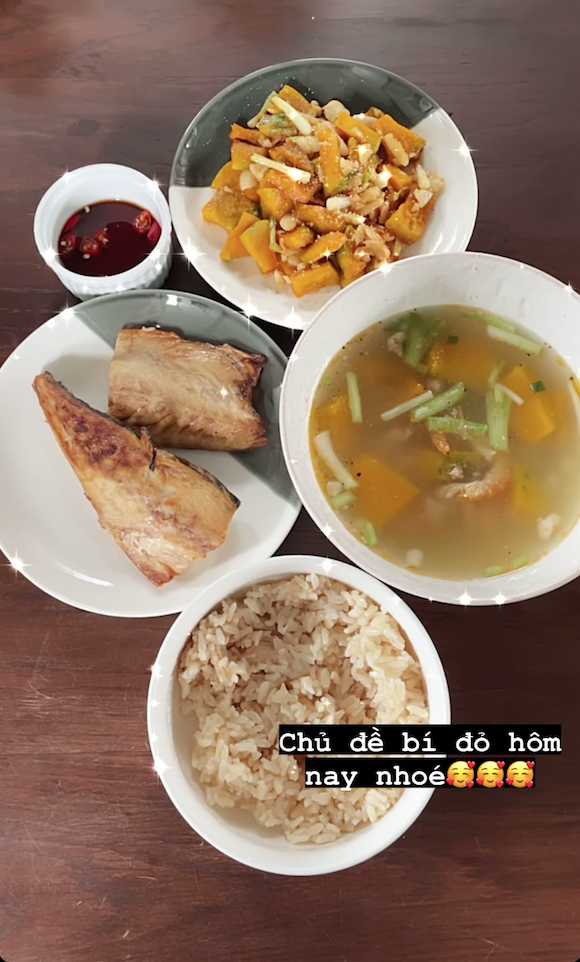 Từ ngày giãn cách, gần như ngày nào Tóc Tiên cũng khoe món ăn mình nấu lên instagram.