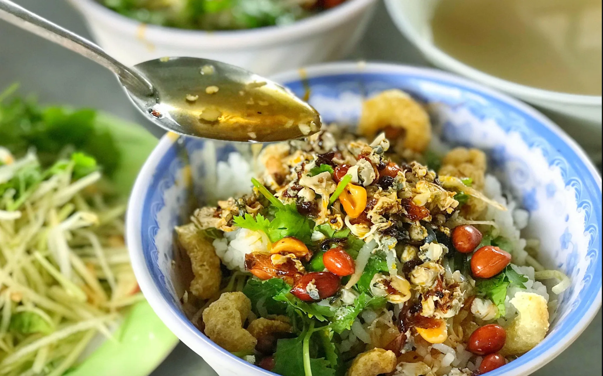 Cách nấu cơm hến chuẩn vị người Huế ngay trong gian bếp nhà bạn