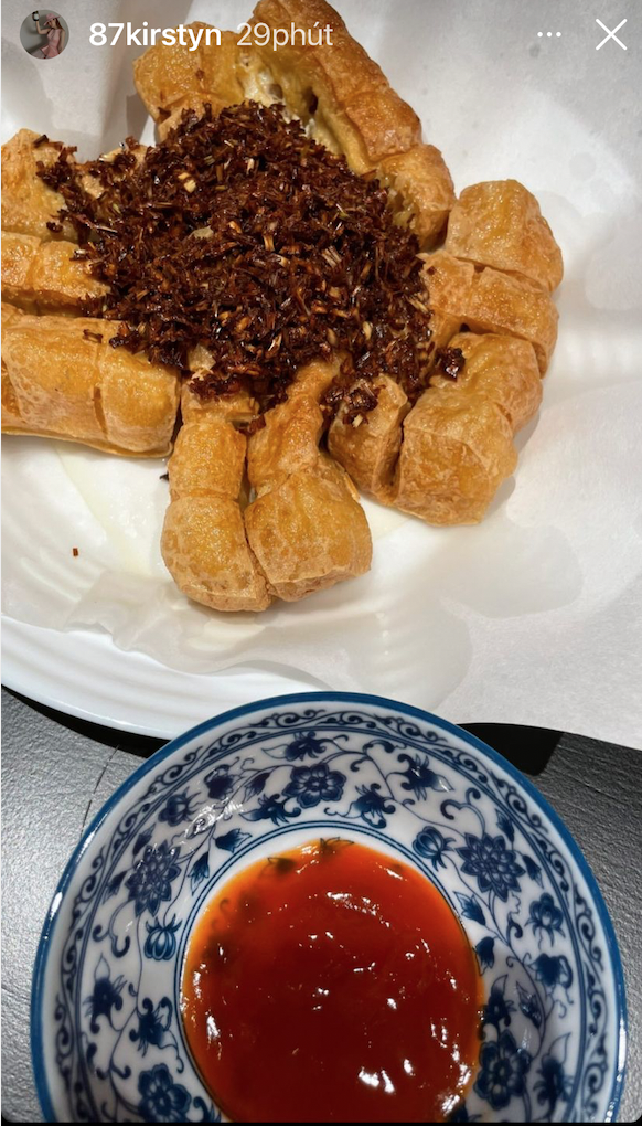 Bữa ăn chay của chị em Yến Trang - Yến Nhi có đậu phụ rán...