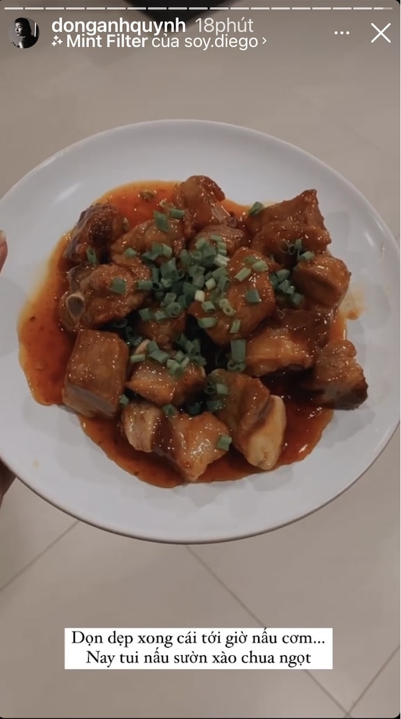 Dù nấu cơm muộn nhưng Đồng Ánh Quỳnh vẫn có mọt đĩa sườn xào chua ngọt cực 'bắt' cơm.