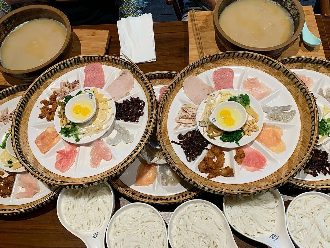 Bún qua cầu Vân Nam, món ăn cầu kỳ, thấm đượm tình nghĩa vợ chồng 