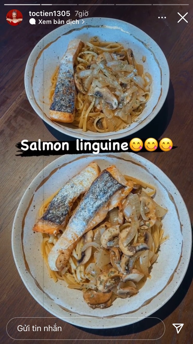 Bữa trưa nhà Tóc Tiên hôm nay là đĩa Salmon linguine đẹp mắt.