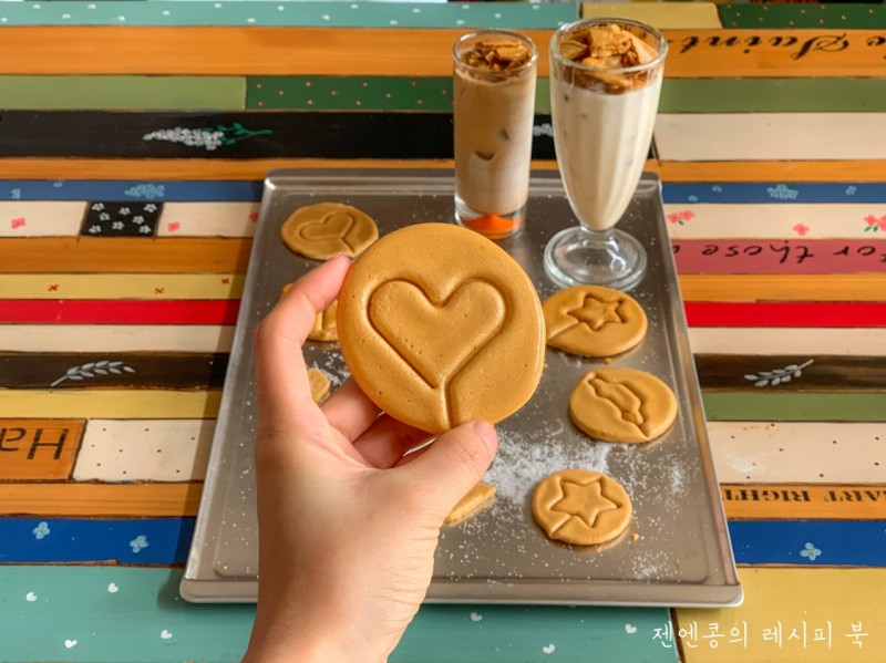 Cách làm kẹo đường Dalgona, món kẹo đầy thử thách trong Squid Game 