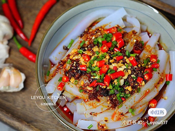 Mì thạch buồn, món mì lạ miệng ăn vào “xua hết buồn phiền” của Tứ Xuyên