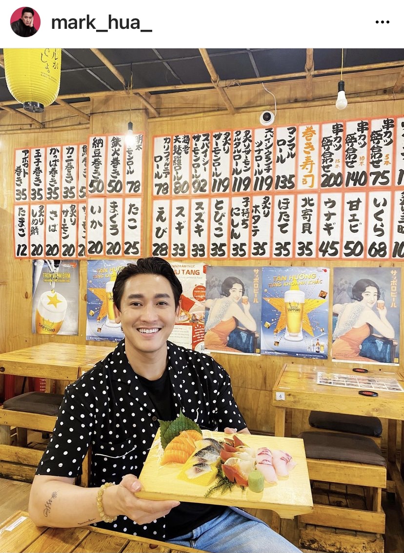 Ngay khi hàng quán mở lại, Hứa Vĩ Văn đã nhanh chóng ghé vào một quán Nhật và thưởng thức món sashimi tươi sống, bổ dưỡng.