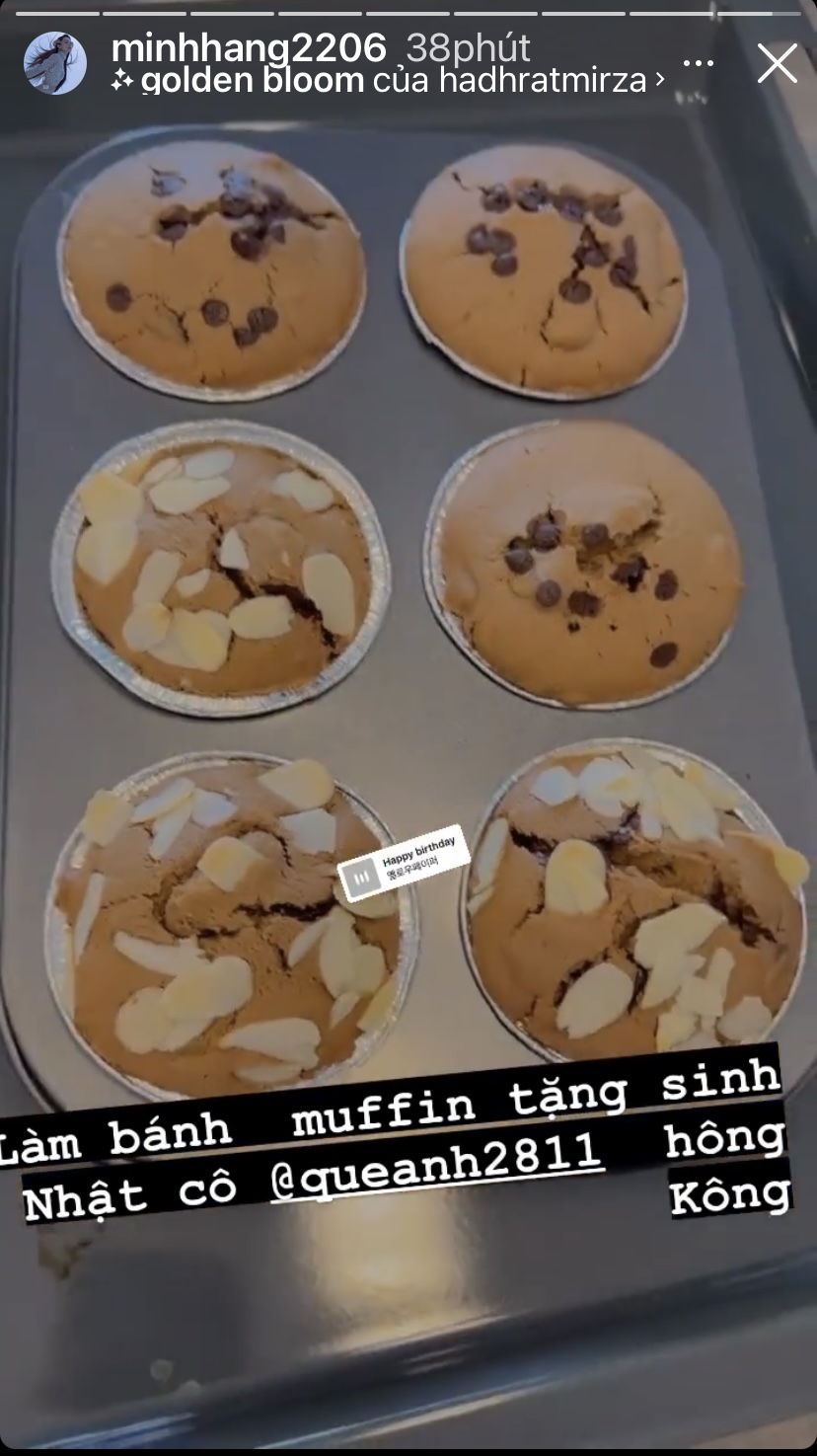 Minh Hằng trổ tài làm bánh muffin để tặng sinh nhật bạn.