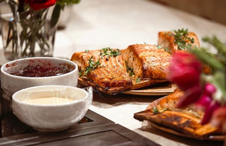 Đúng là Giáng sinh, sao Việt này cũng có bàn tiệc thịnh soạn, chỉn chủ nhất là Hồ Ngọc Hà