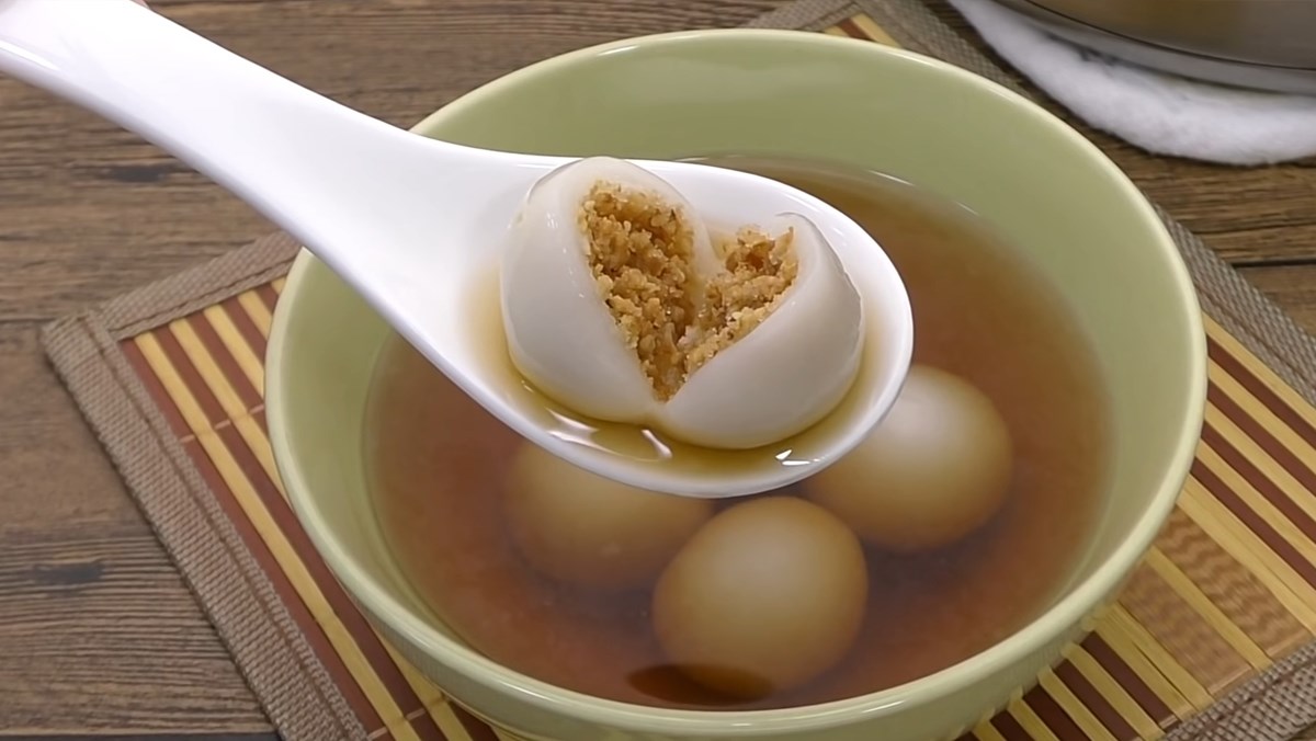 Cách nấu chè trôi nước nhân đậu phộng ấm nóng, thơm bùi, rất hợp mùa đông