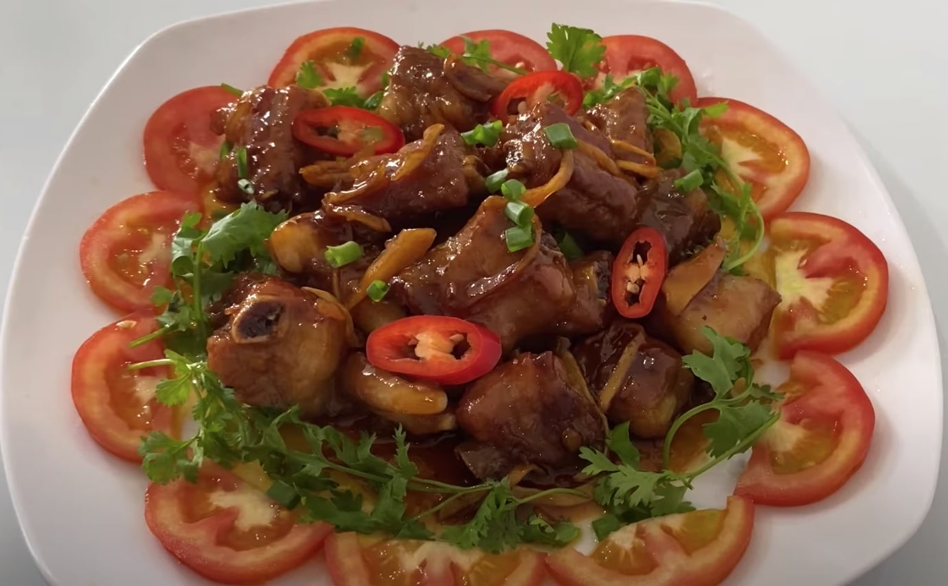 Cách làm sườn non kho gừng đậm đà, cho thực đơn mâm cơm mùa đông thêm phong phú