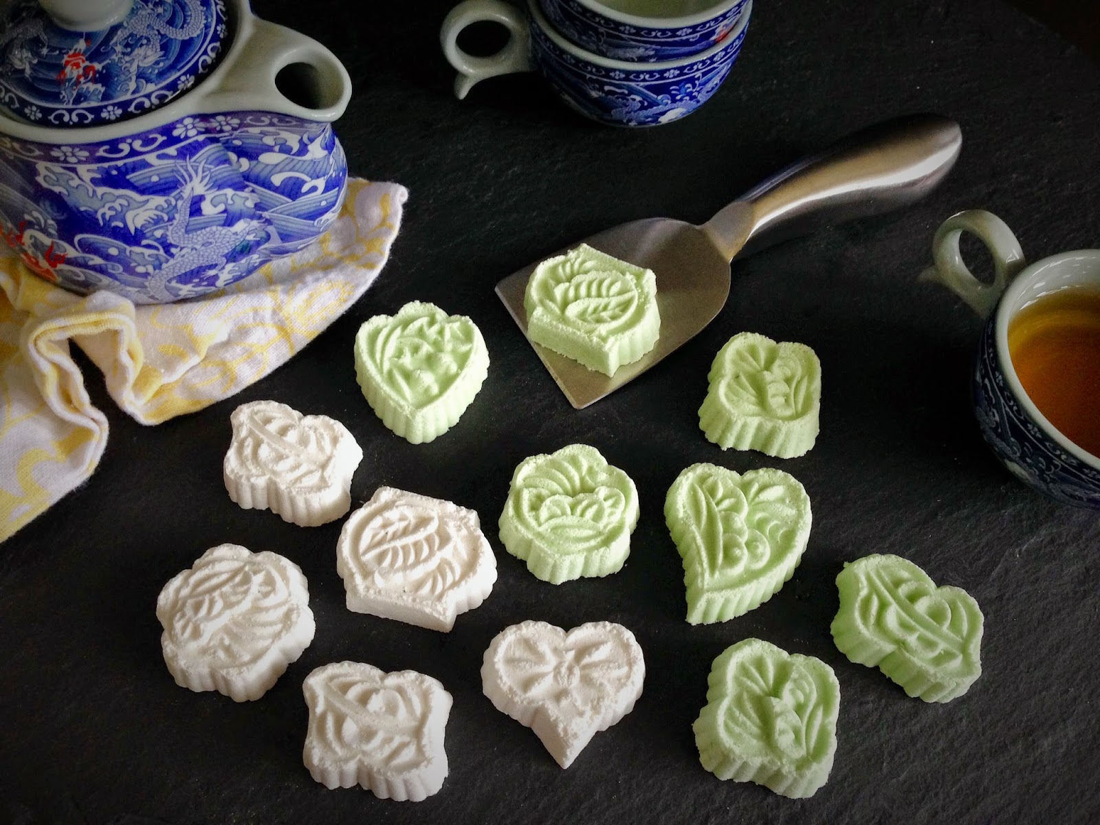 Bánh phục linh, món bánh thường xuất hiện trong các dịp Tết ở miền Tây Nam Bộ