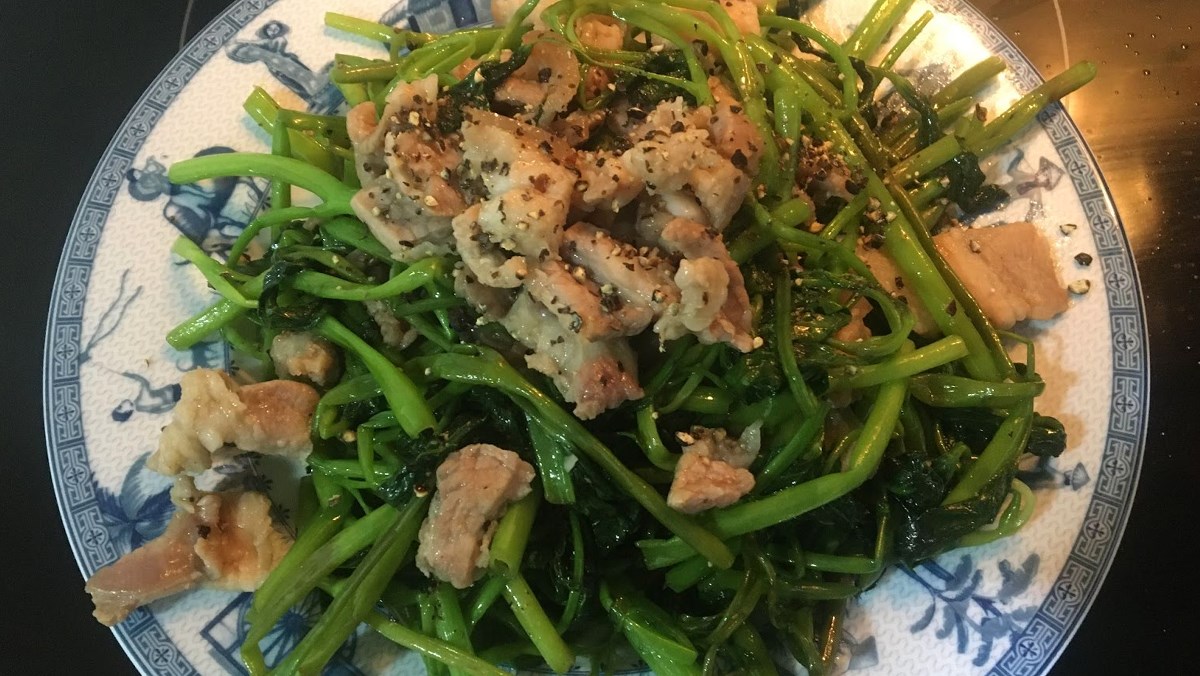 Cách làm rau muống xào thịt heo đơn giản, khúc biến tấu hấp dẫn cho bữa cơm chiều