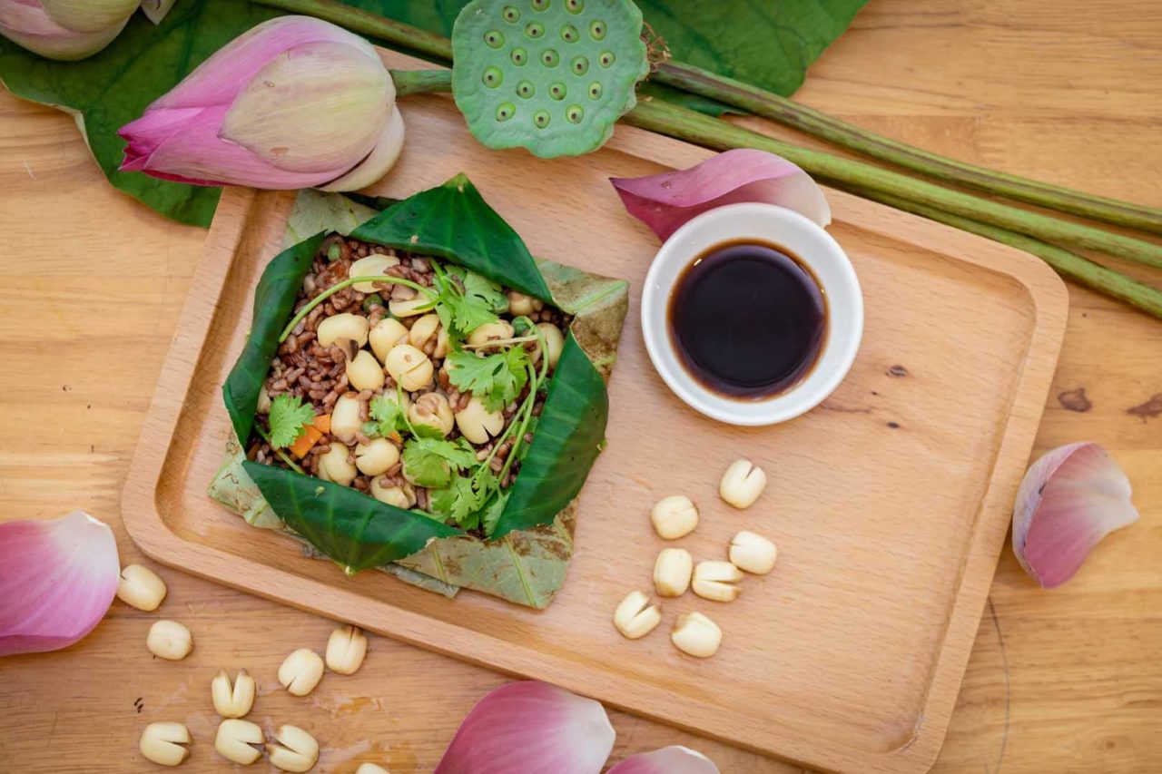 Cơm gói lá sen, món đặc sản dân dã mà bạn nhất định phải thử khi đến Đồng Tháp