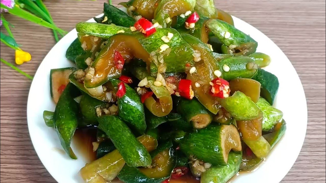 Cách làm dưa leo ngâm nước tương giải ngấy cỗ Tết, ăn mặn hay ăn chay đều phù hợp