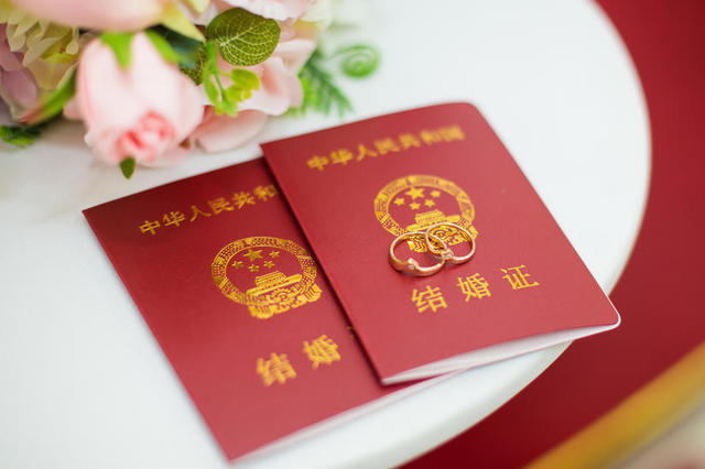 Cục dân chính Thượng Hải kín lịch đăng ký kết hôn vào ngày đẹp 22/02/2022