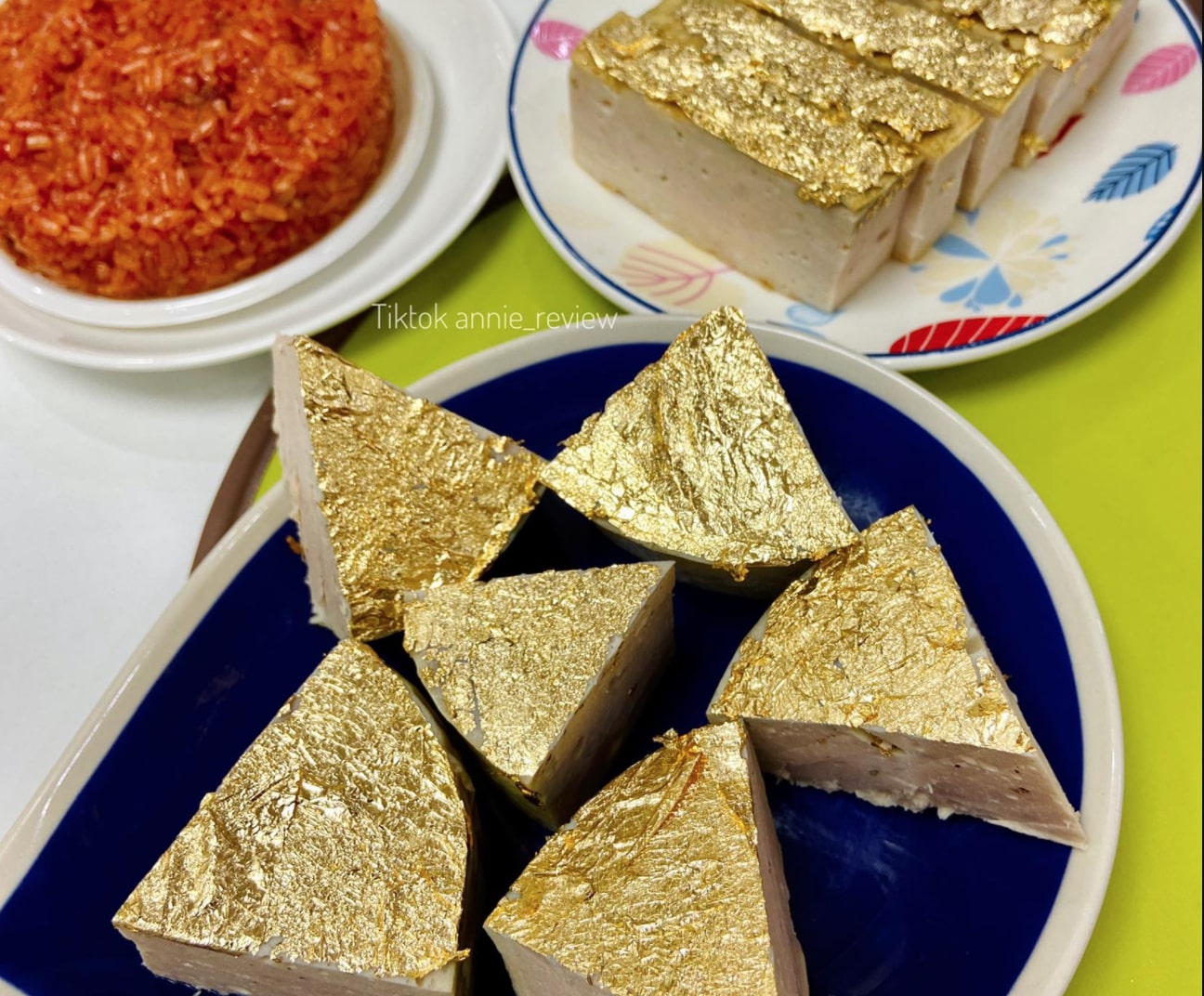 Giò chả dát vàng, thức cúng quen mà lạ cho ngày vía Thần Tài 2022