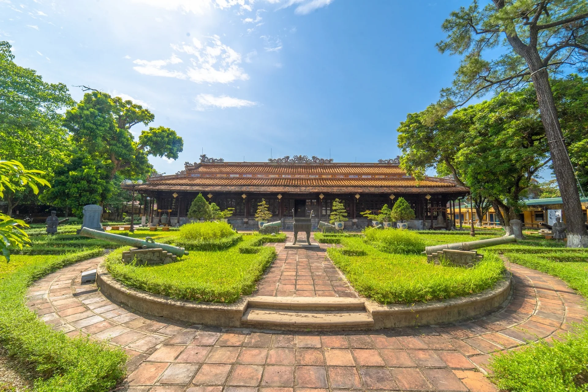 3 trải nghiệm mà bạn không nên bỏ qua khi đến Huế vào những ngày mưa - Ảnh 1
