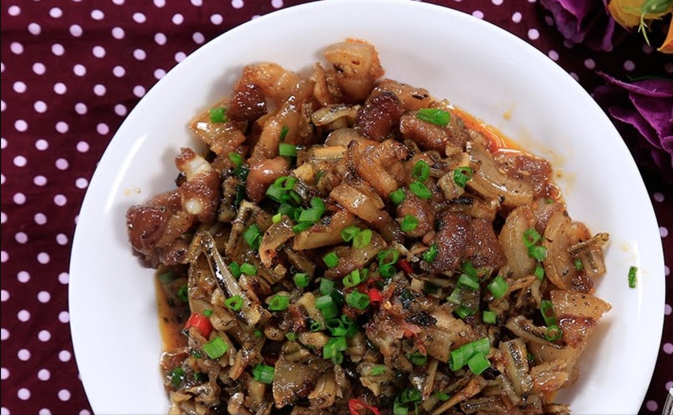 Cách làm cá cơm khô rim thịt, ăn đậm đà tốn cơm rất hợp ngày mưa lạnh