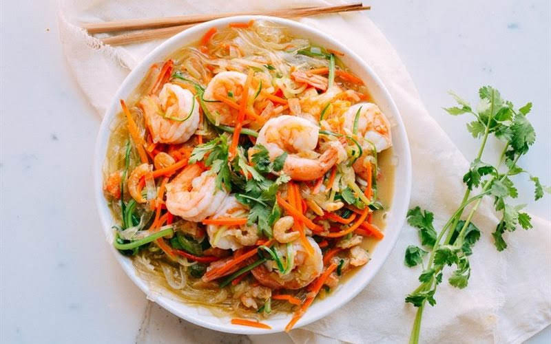 Cách làm miến xào tôm ngon, chỉ 15 phút là có ngay món ăn hấp dẫn dịp cuối tuần