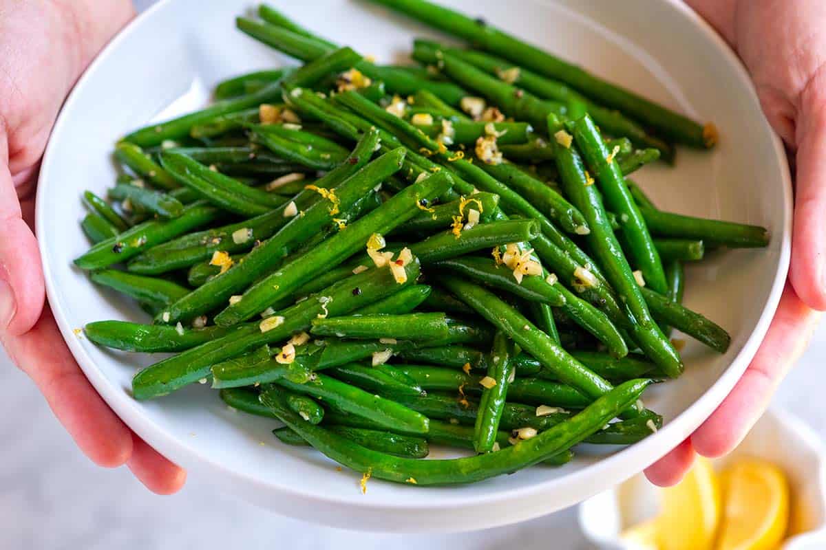 Cách làm đậu que xào tỏi vừa giòn ngon vừa giữ màu xanh hấp dẫn