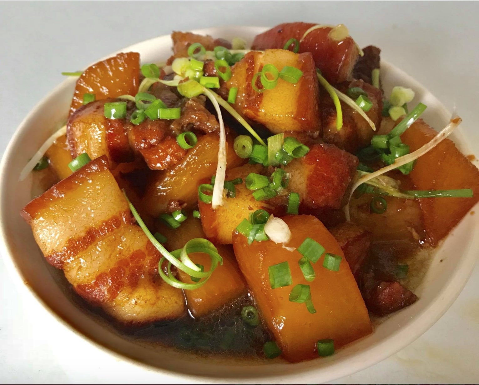 Cách làm thịt ba chỉ kho củ cải nấu nhanh mà ăn ngon, trời lạnh hao cơm số 1