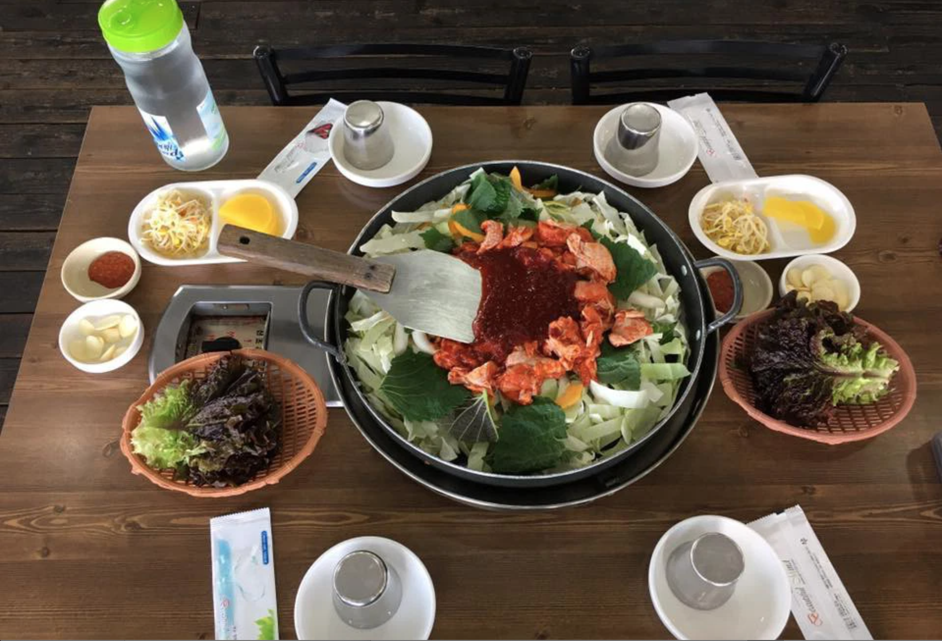 Gà xào cay Dakgalbi, từ món ăn của con nhà nghèo thành đặc sản Hàn Quốc được yêu thích ở quốc gia - Ảnh 1