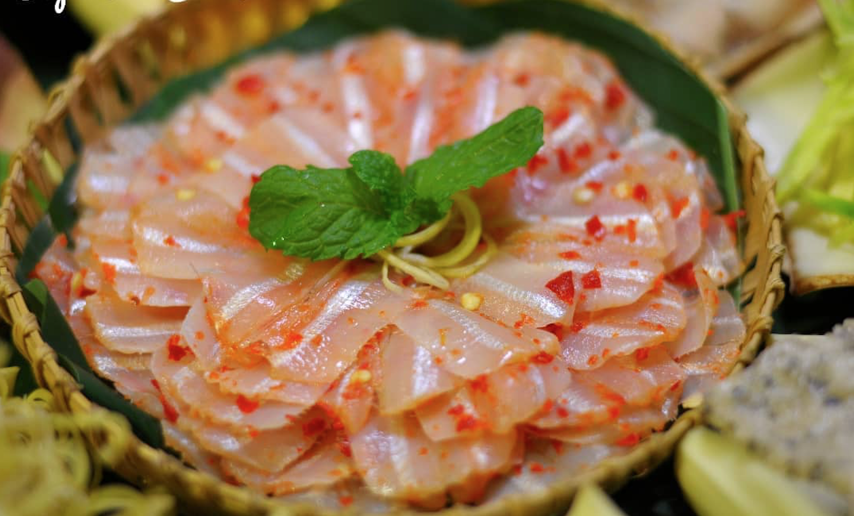 Cá mai thường được sử dụng làm nguyên liệu chính của món lẩu thả. Ảnh: cecilianinh.