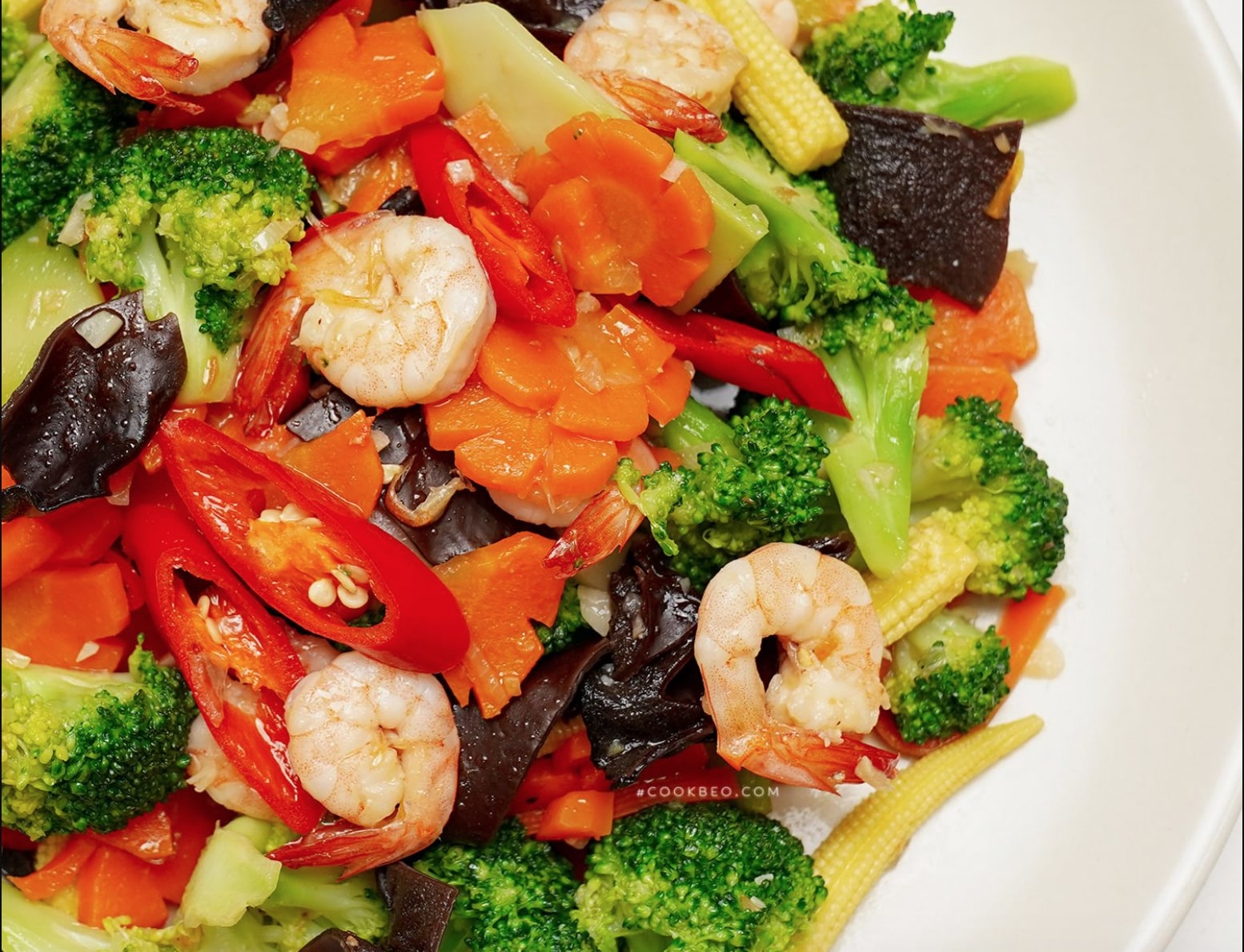 Cách làm tôm xào thập cẩm đơn đẹp mắt, ngon miệng chiều được vị giác cả nhà