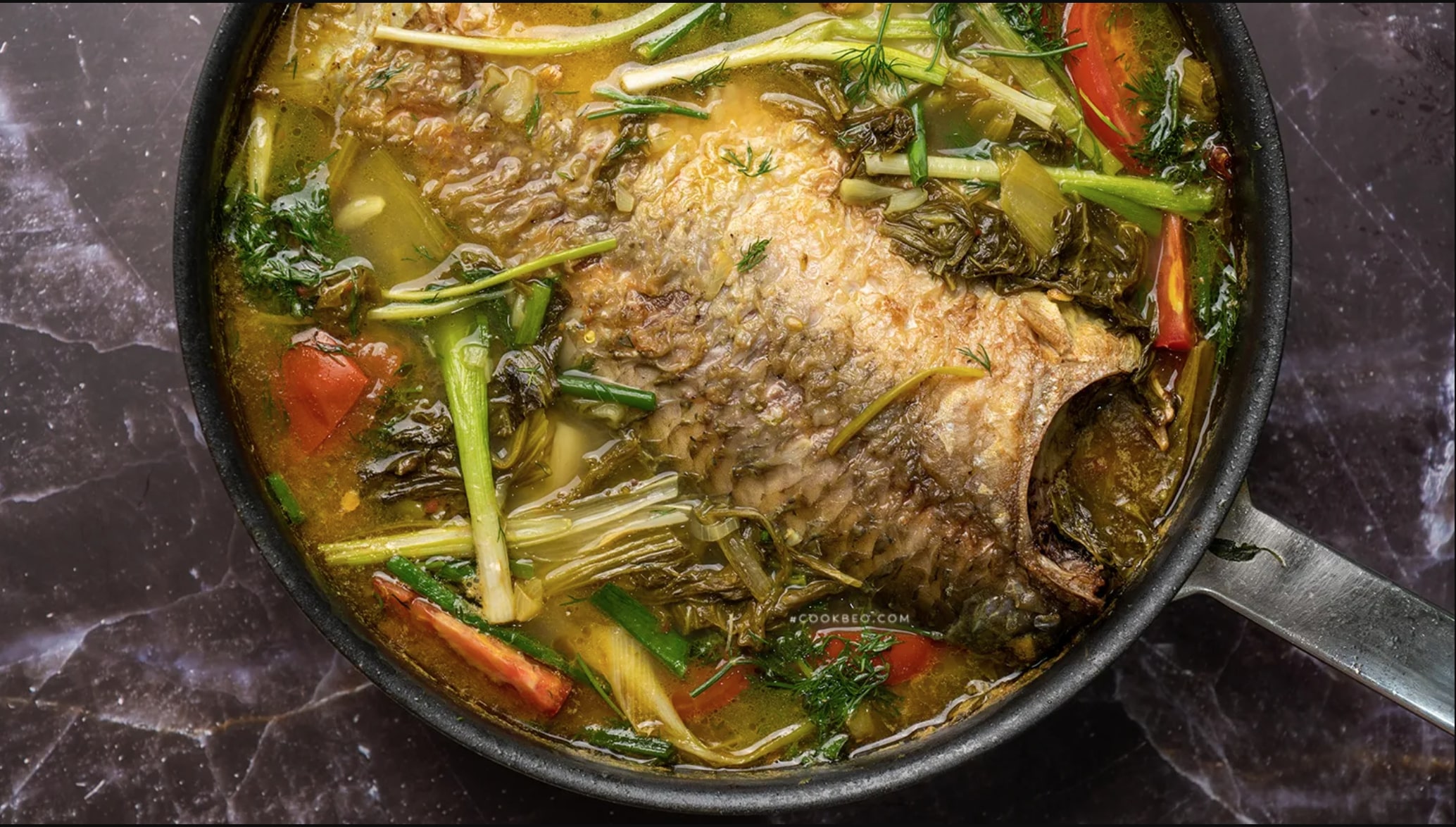 Cách làm cá chép om dưa ngon như nhà hàng, ăn cơm hay bún đều ngon