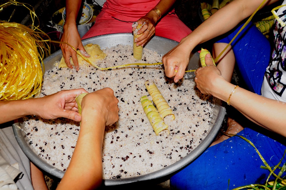 Bánh lá dừa, món đặc sản dân dã mà thơm ngậy, hấp dẫn ở Bến Tre - Ảnh 3