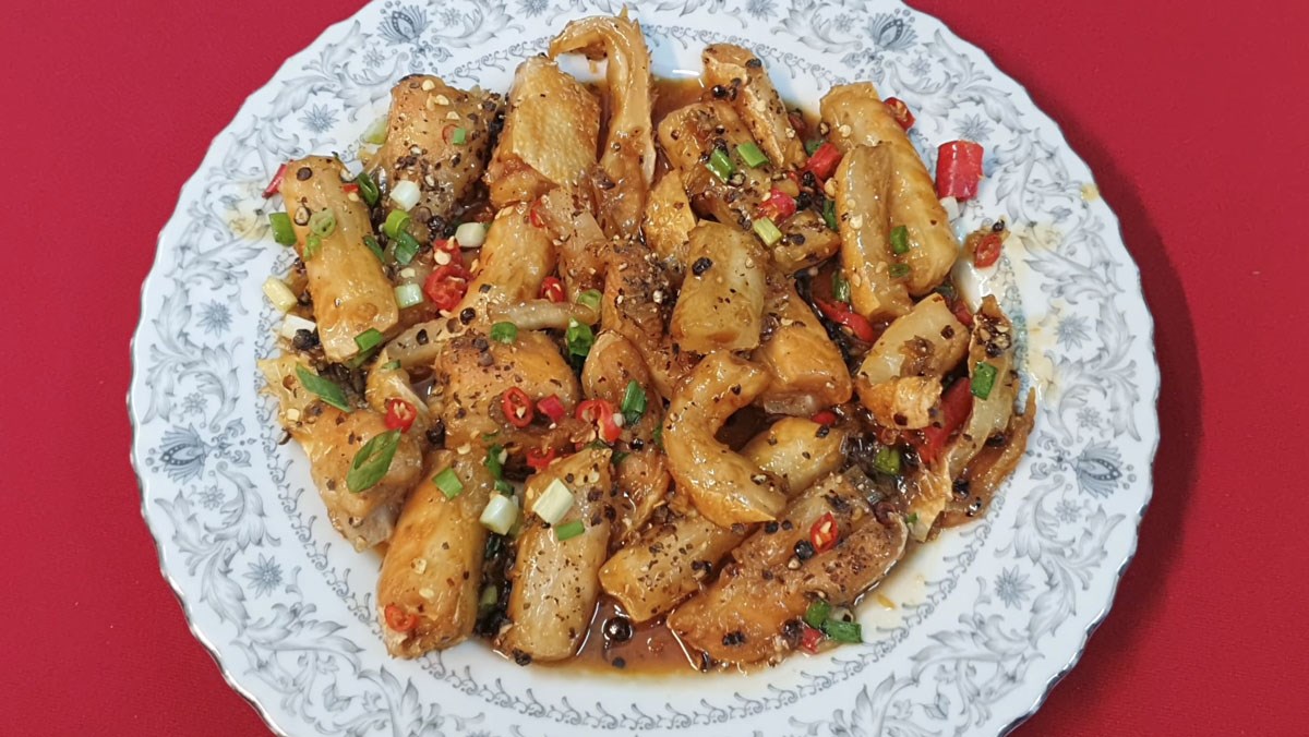 Cách làm lườn cá hồi kho tiêu đậm đà, ngậy thơm đảm bảo hao cơm số một