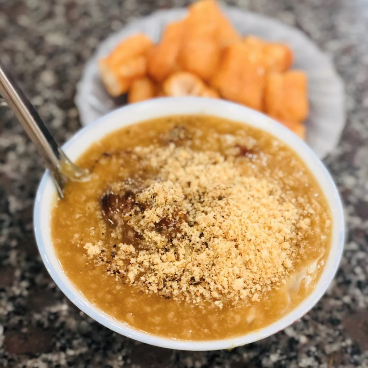Cháo thái có cách chế biến độc đáo, là món ăn đặc sắc của Bắc Ninh.