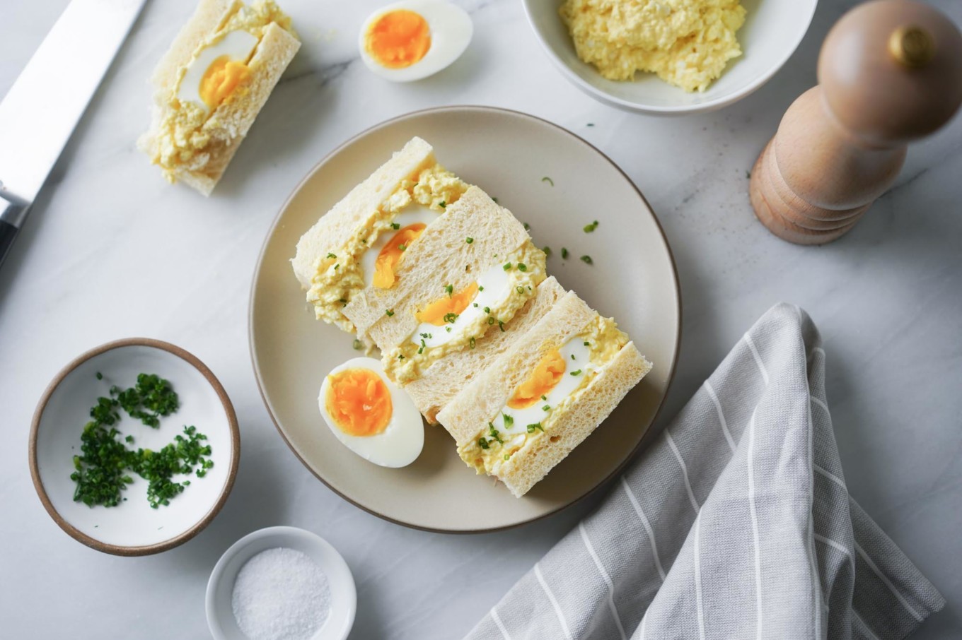 Cách làm sandwich trứng kiểu Nhật vừa đủ chất vừa đẹp mắt, sống ảo cực 'ăn hình' - Ảnh 4