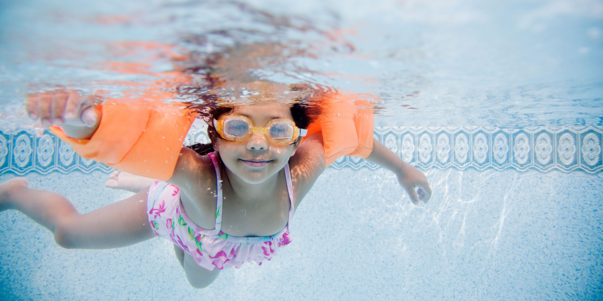 7 điều cần biết khi cho trẻ đi bơi ở bể bơi để trẻ vừa vui vừa an toàn - Ảnh 1