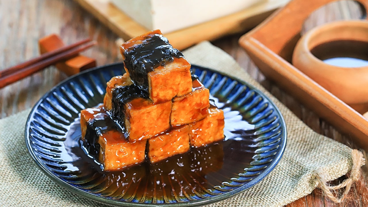 Cách làm đậu phụ cuốn rong biển sốt xì dầu, món chay ngon, ngậy, rẻ lại giàu dinh dưỡng