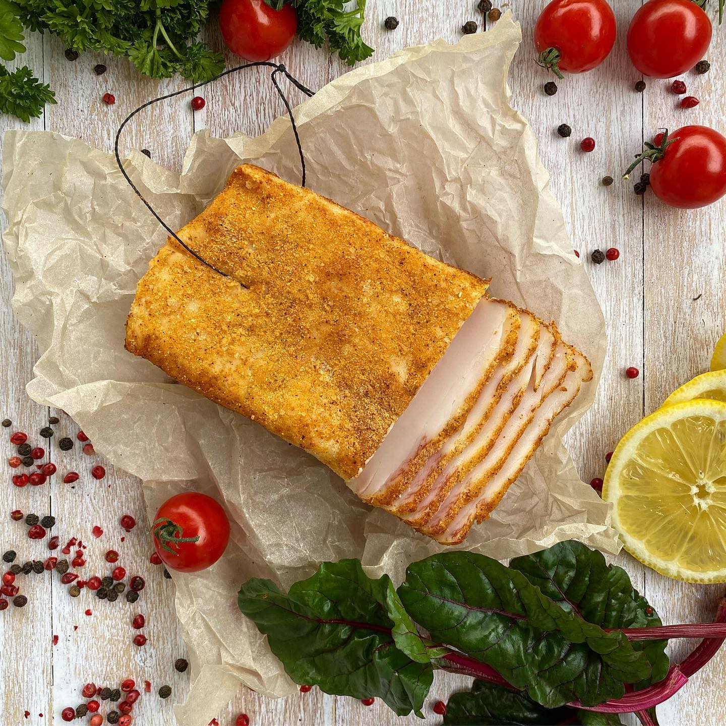 Salo, món mỡ muối, nhìn thì ngấy nhưng ăn “hấp dẫn khỏi chê” được người Nga yêu thích vào mùa đông - Ảnh 1