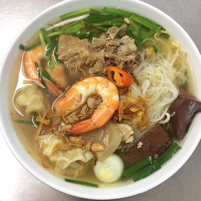 Hủ tiếu Mỹ Tho, món đặc sản hấp dẫn với phần topping đầy ú ụ của Tiền Giang - Ảnh 1