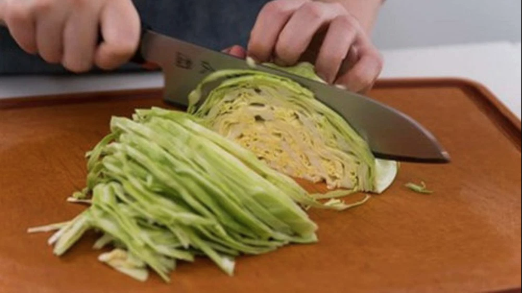 Cách làm bắp cải xào đậu phụ đậm đà, ăn chay hay ăn mặn đều phù hợp - Ảnh 2