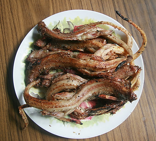 Chả dông, món đặc sản dân dã được làm từ nguyên liệu “ai thấy cũng hết hồn” của Phú Yên - Ảnh 1