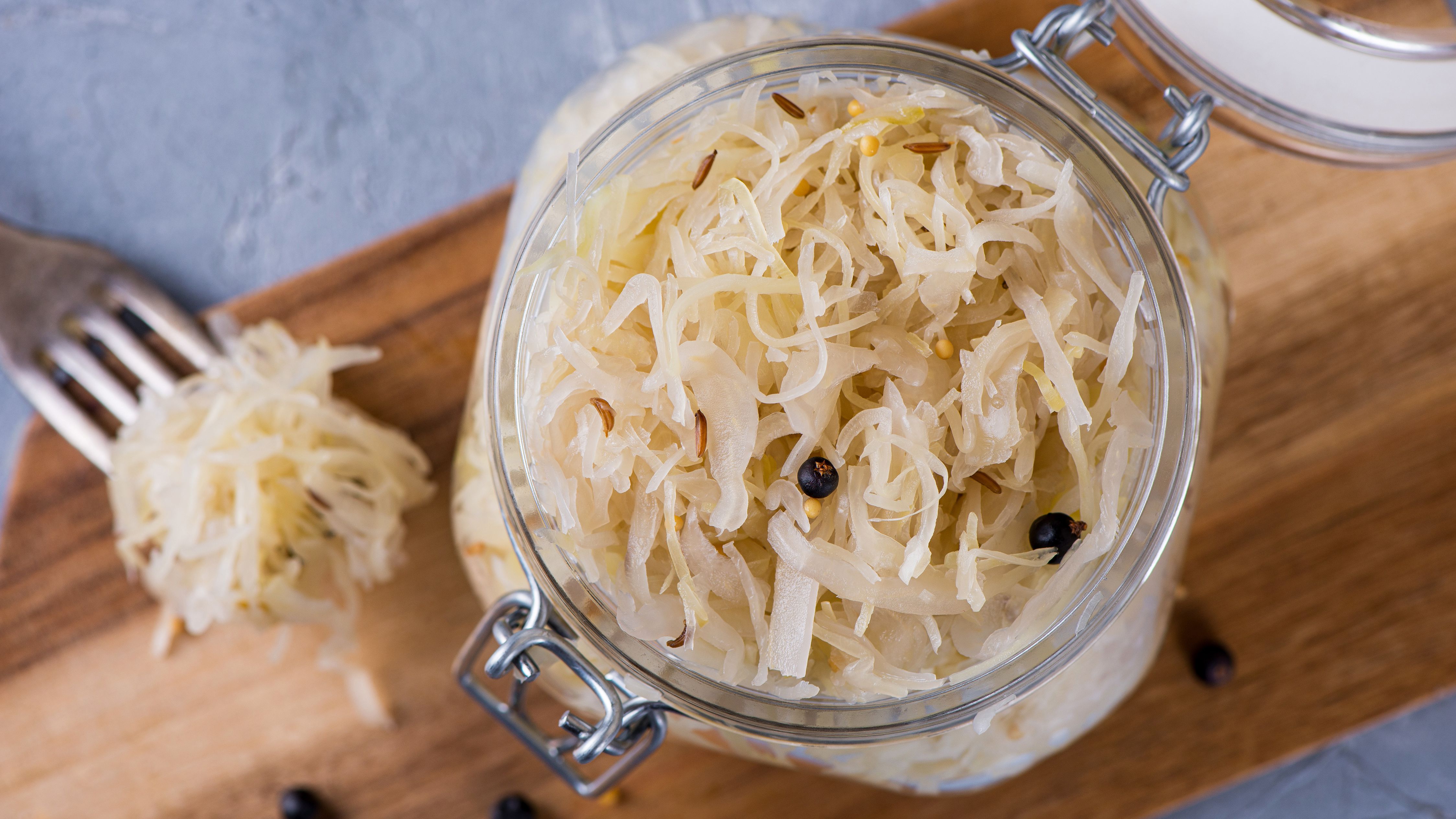 Sauerkraut, món bắp cải muối chua không thể thiếu trong văn hóa ẩm thực của Đức