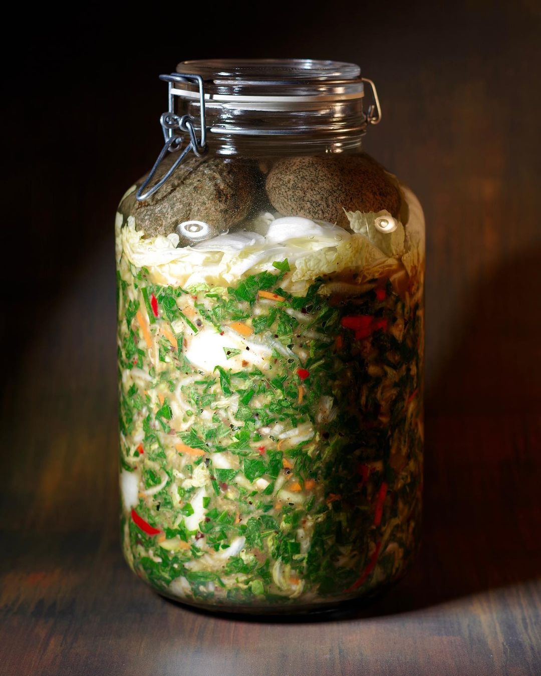 Sauerkraut, món bắp cải muối chua giúp giải ngấy và tốt cho sức khoẻ của người Đức - Ảnh 1