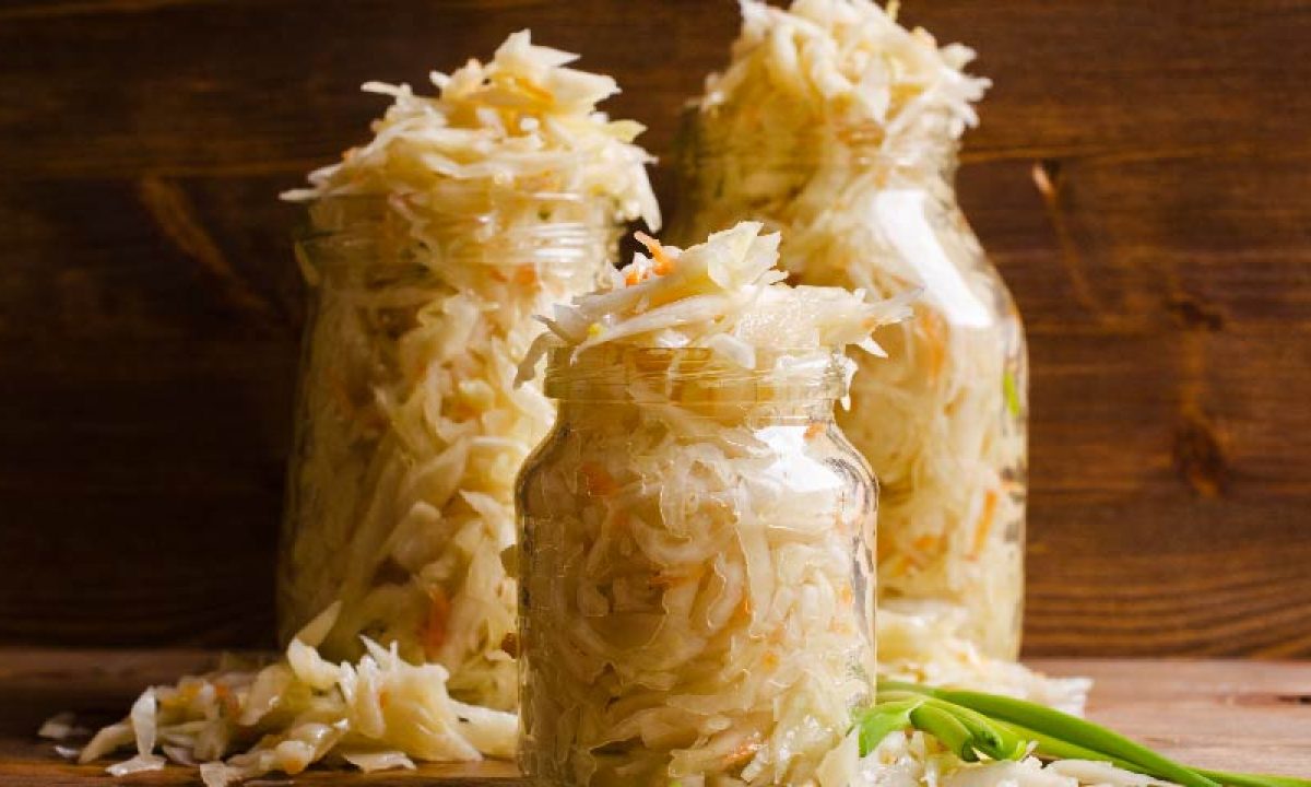 Sauerkraut, món bắp cải muối chua giúp giải ngấy và tốt cho sức khoẻ của người Đức - Ảnh 1