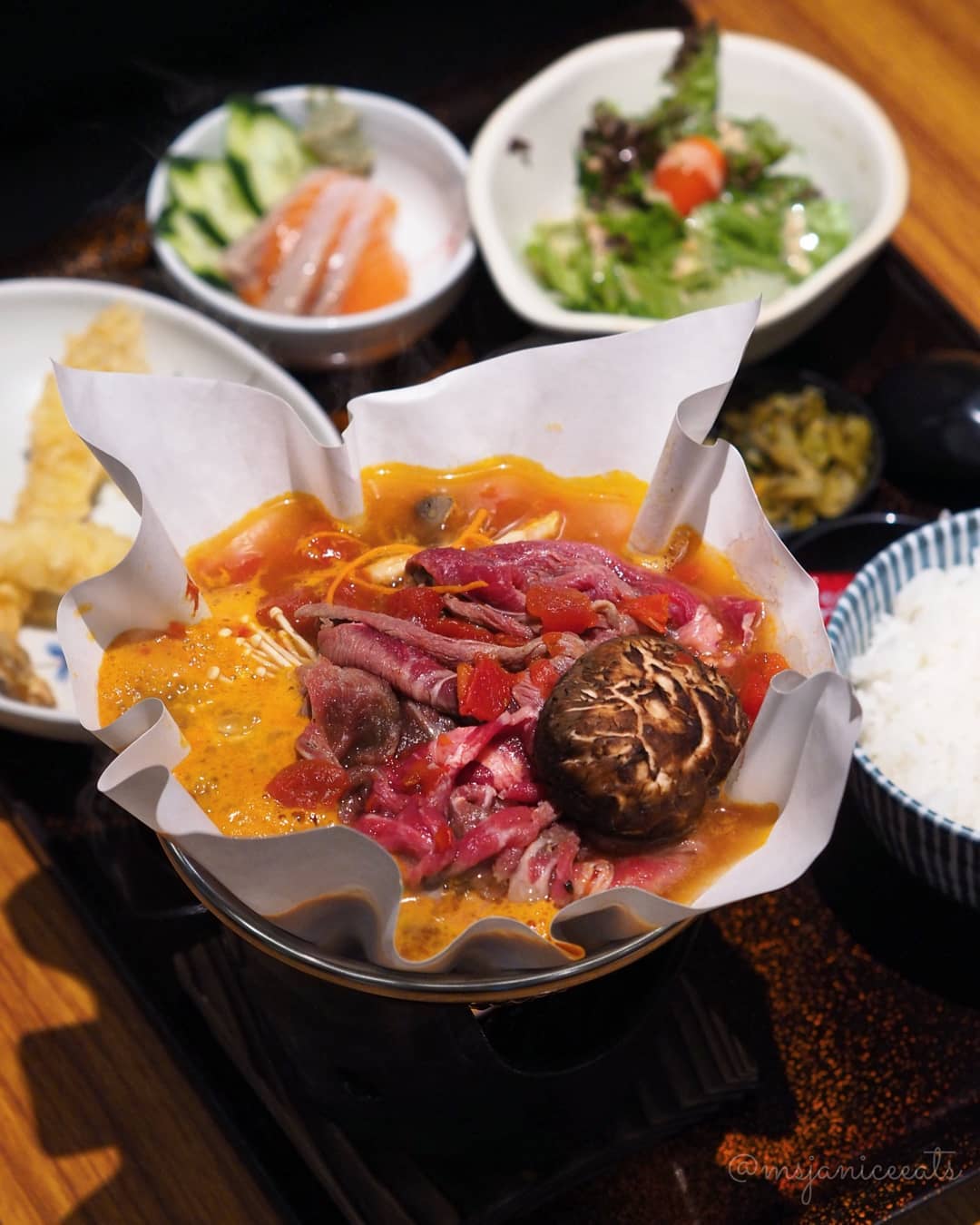 Kami Nabe, món lẩu giấy lạ miệng mà không phải ai cũng biết của xứ sở mặt trời mọc Nhật Bản - Ảnh 1