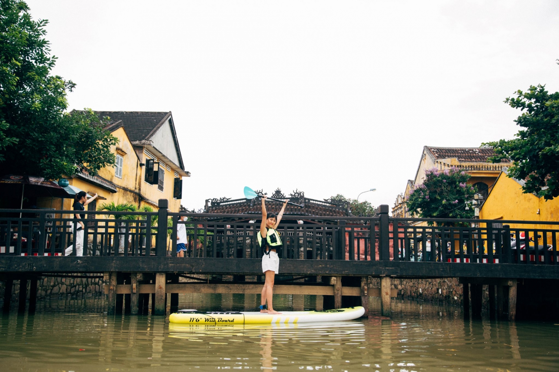 Chèo SUP trên sông Hoài, trải nghiệm thú vị mà bạn không nên bỏ qua khi đến Hội An - Ảnh 2